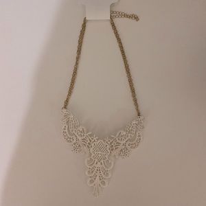 White metal lace necklace